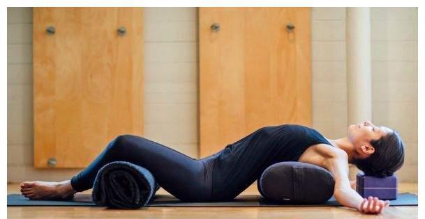 摩天式|不要小看运动前的热身动作，练好这些，让瑜伽伸展更加标准到位！