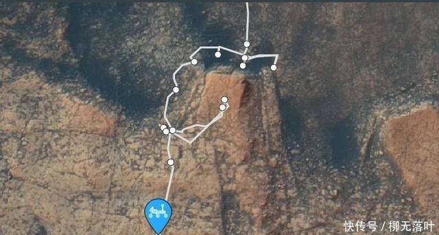 火星车 火星一处悬崖出现蓝白色小点,被美火星轨道器拍到,是什么东西!