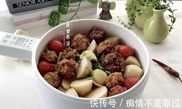 此菜零厨艺,将肉丸子与这食材同搭配,炖一炖上桌,光盘不浪费