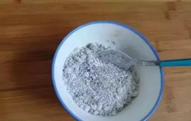 面粉|一碗玉米面，三个鸡蛋，不用烤，不用炸，蓬松柔软，比面包还好吃