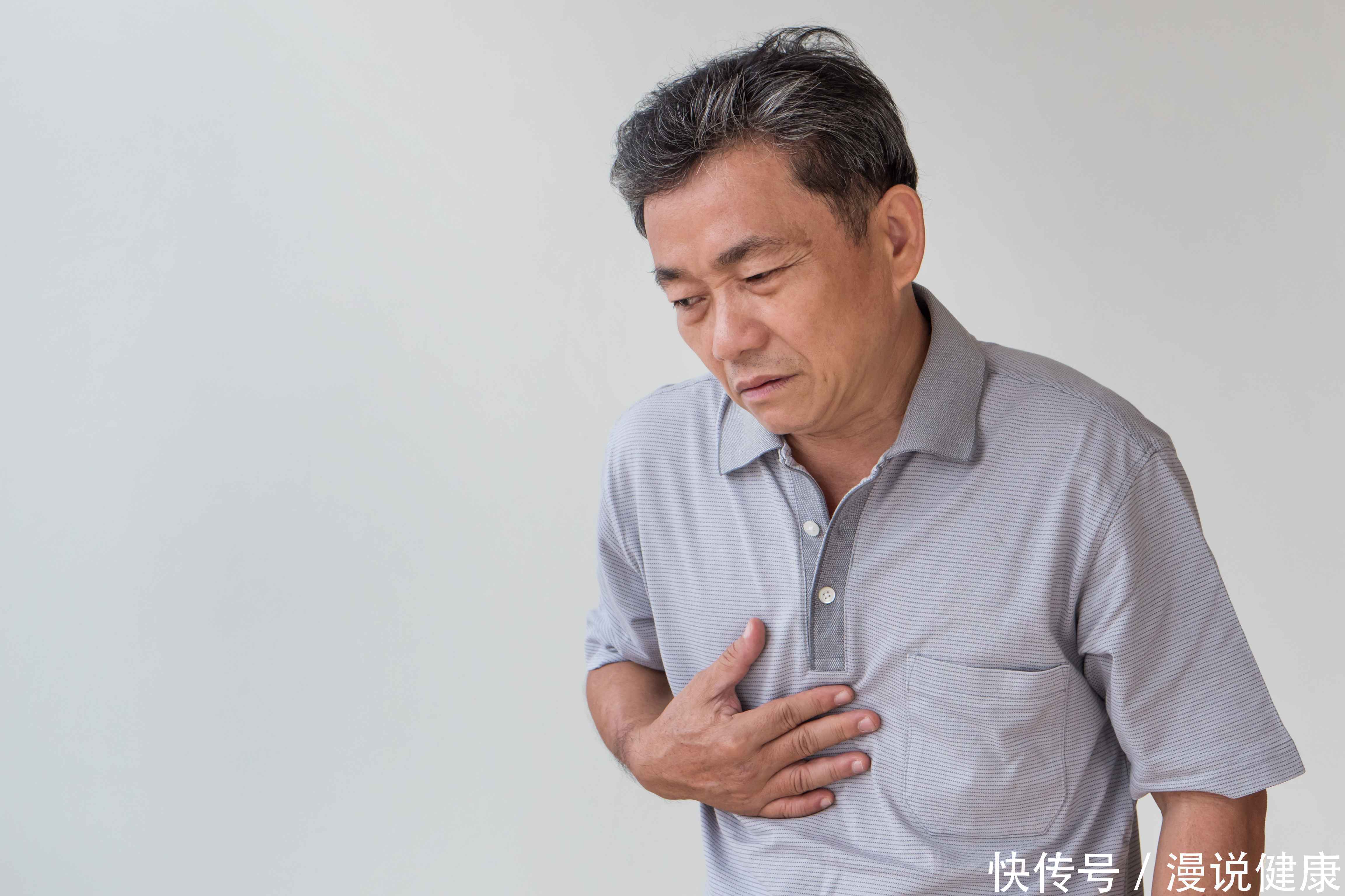 肺部|若这4个症状都出现，保持警惕！肺部或已癌变，3类人不妨自测