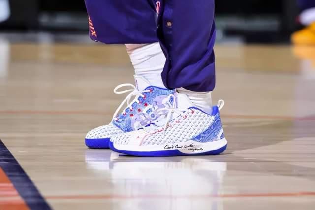 NBA球员上脚：Kobe9全明星配色，范乔丹的闪击7很帅