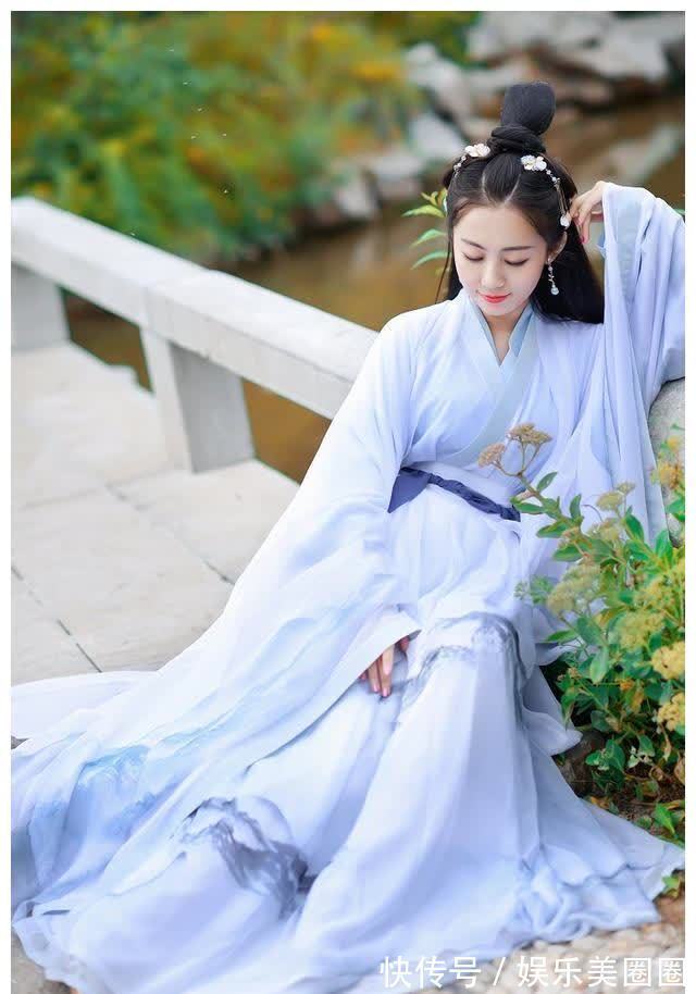 佩香@相见欢|青丝如瀑为谁留?无言独上西楼月如钩