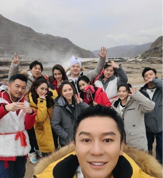 艾福杰尼|《奔跑吧9》阵容强大宋祖儿变村姑!baby小红帽造型惊艳