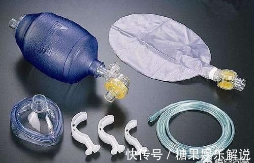 羊水|胎儿生下来的那几分钟,医生都需要做些什么?