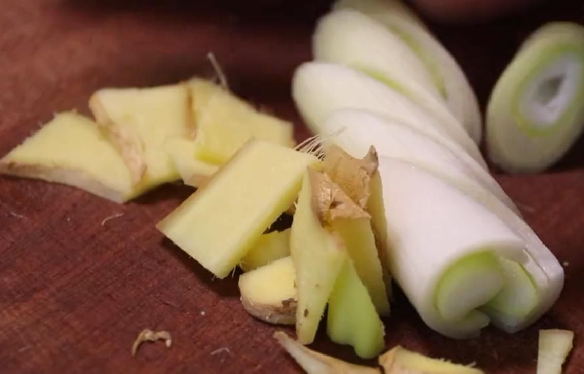  软绵|排骨与土豆是绝配，土豆软绵，排骨入口即化，好吃到停不下来