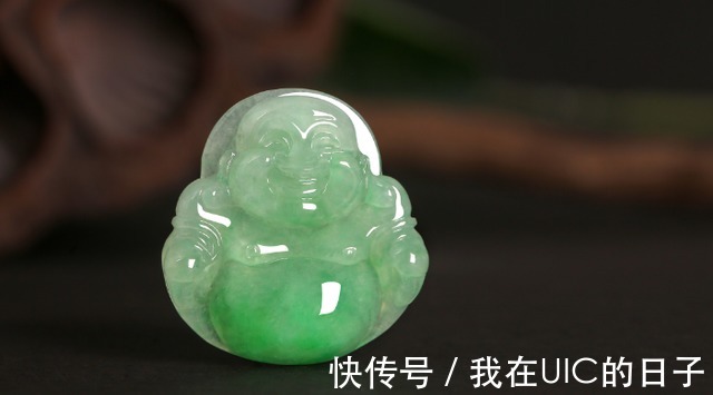 料子#能够出具证书的翡翠,并不能保证其就是正品,你不会不知道吧!