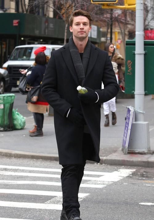 两个儿子|守灵小伙看到女尸太漂亮，一时没忍住竟欺负了她，女尸活了