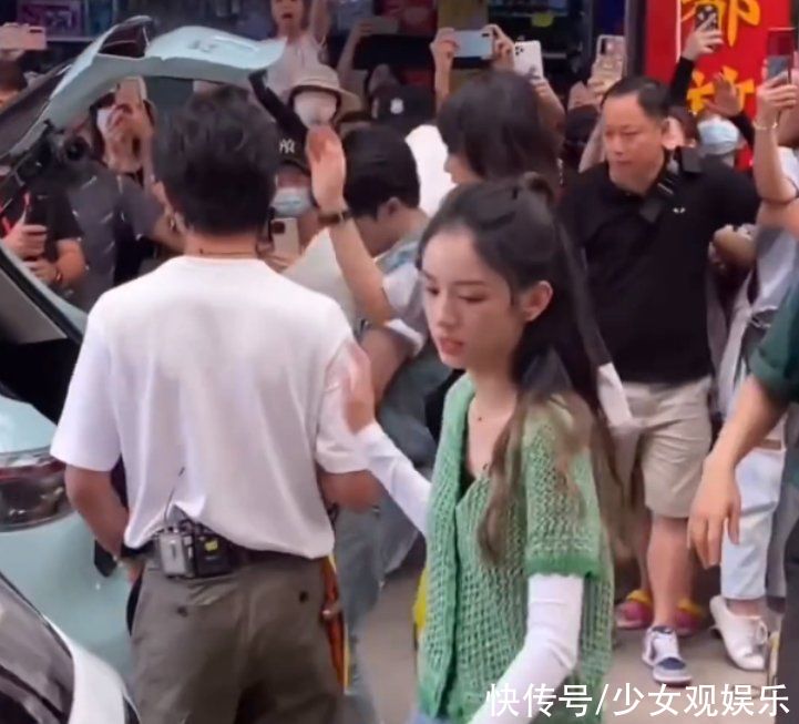 生圖美|網(wǎng)友圍觀中餐廳5嘉賓采購，相機(jī)下的周也又白又瘦，生圖美翻了