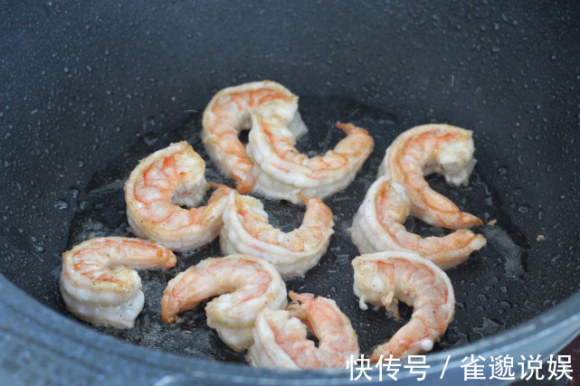 大虾|减肥期也能吃的家常小炒,高蛋白低脂肪营养足,脆嫩鲜美老少皆宜