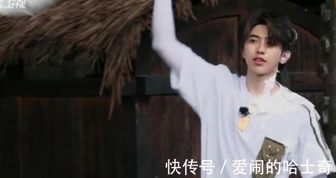 许凯|奔跑吧9：多位嘉宾沦为工具人，蔡徐坤和张哲瀚挽救了一期节目