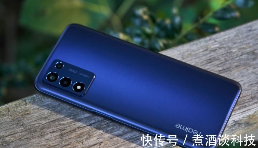 机型|“性价比”之王惨遭打脸，realme Q3s发布，同为骁龙778G价格相差一半