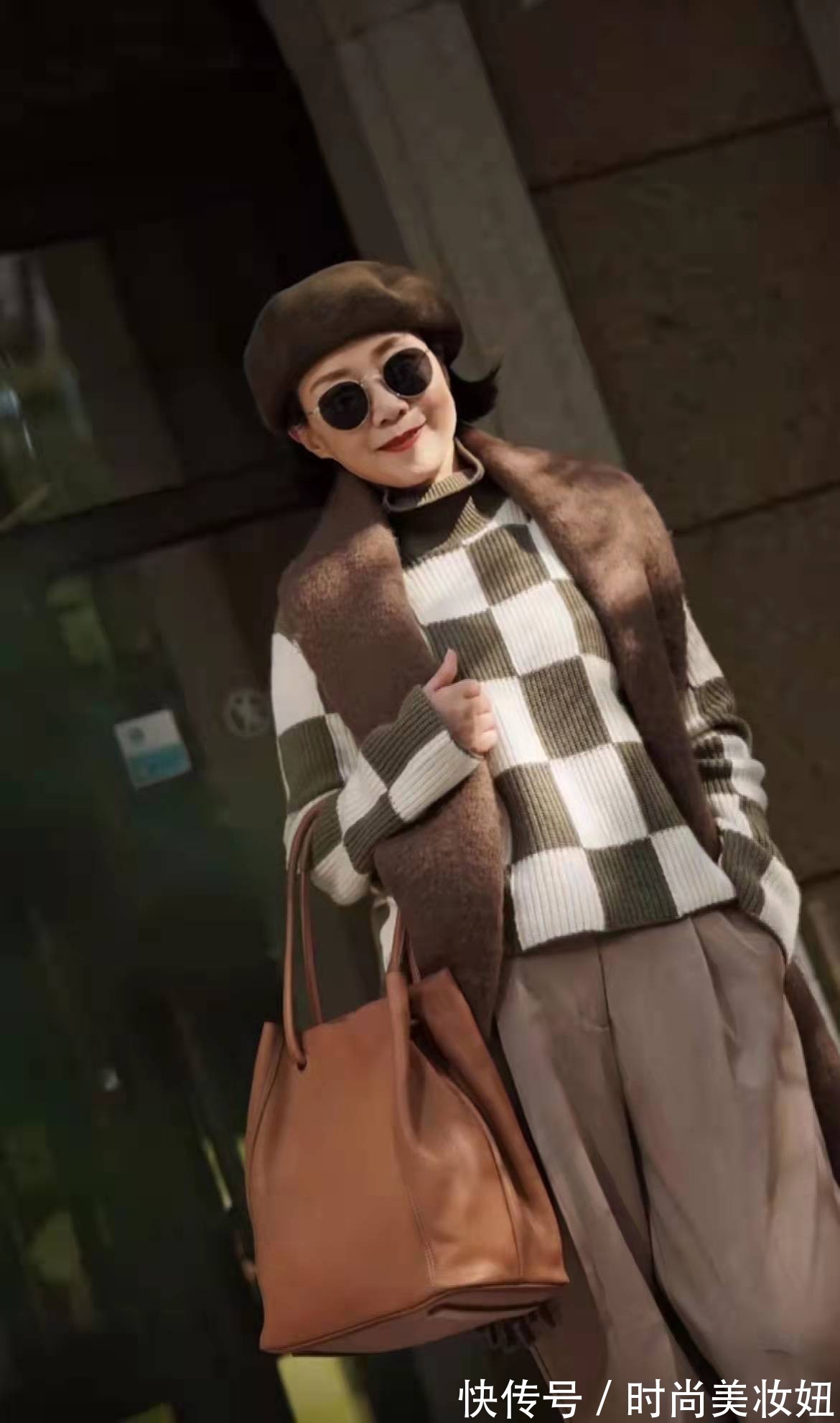 毛衣 这才是“退休女性”该有的穿搭,洋气减龄又时髦,气质高雅