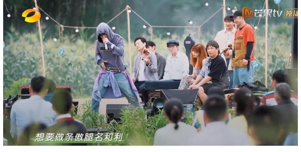 张艺兴湘江水舞台燃炸应该感谢黄渤,但黄渤最担心的事还是发生了