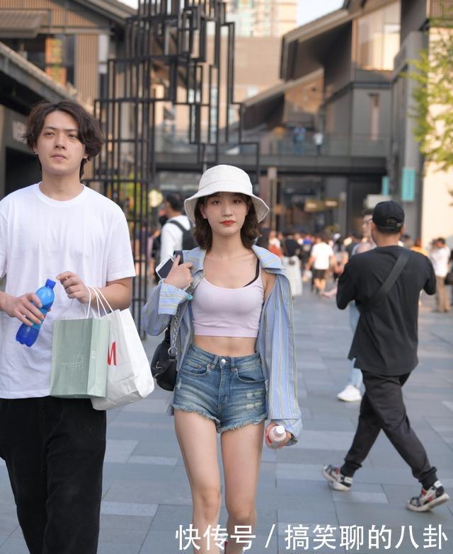 针织开衫|杏色上衣搭配高级感打底裤,沉稳大气的韵味,干净利落服饰搭配