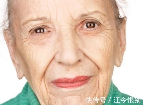 阿司匹林|家中的小物,女人睡前用它抹脸,一周就能抚平皱纹,皮肤白嫩细腻