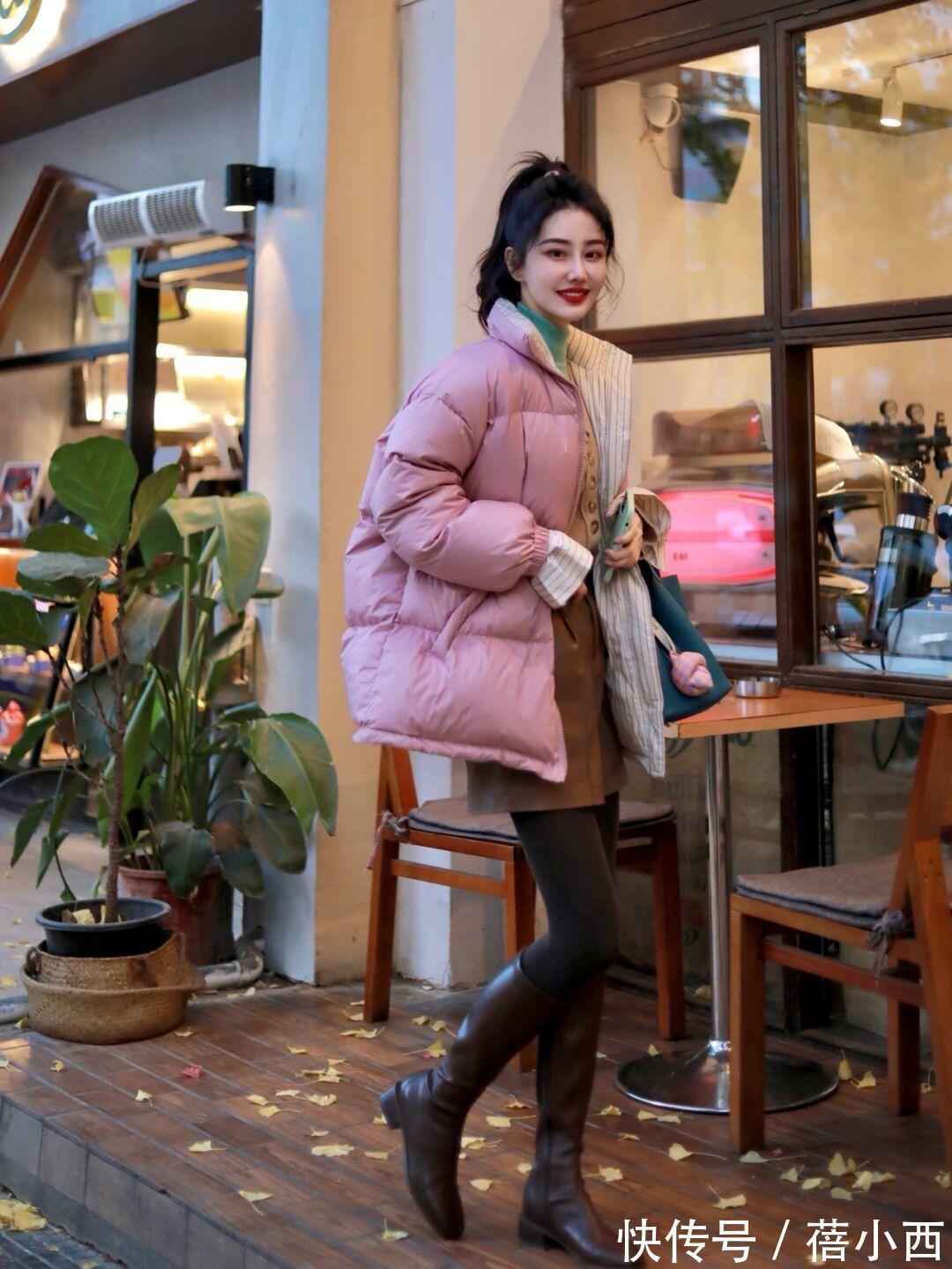 肤色|掌握冬季的保暖密码,“羽绒服”的搭配必不可少,保暖实用又大气