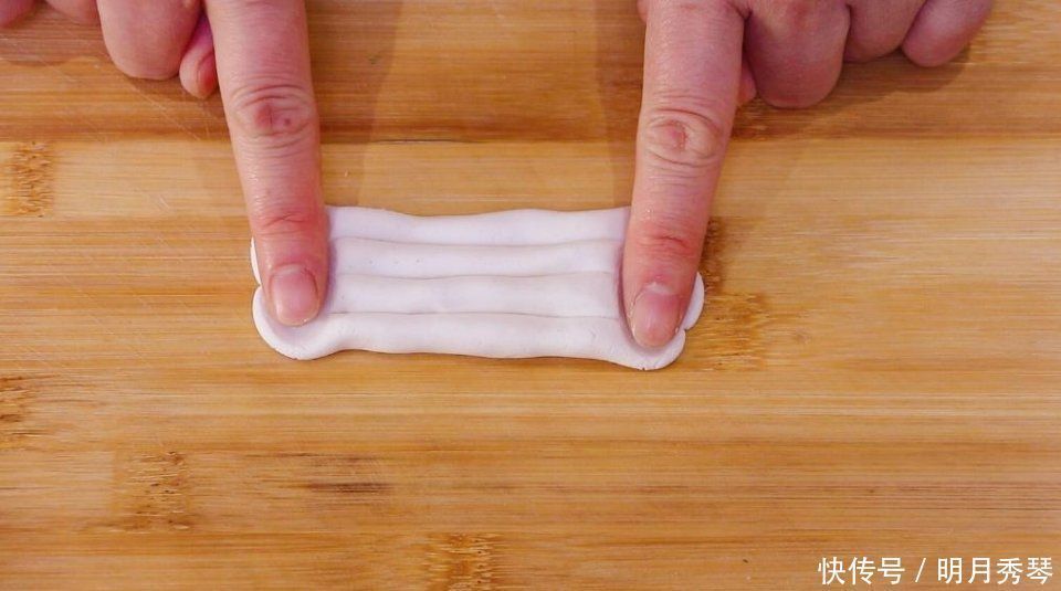 白糖和糯米粉还能这么吃，第一次吃就吃上瘾了，外酥里糯