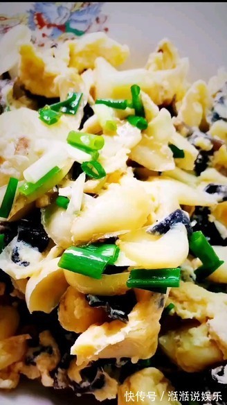 润肺止咳别只炖梨了,教你做个懒人小吃,肺润了,不咳了!