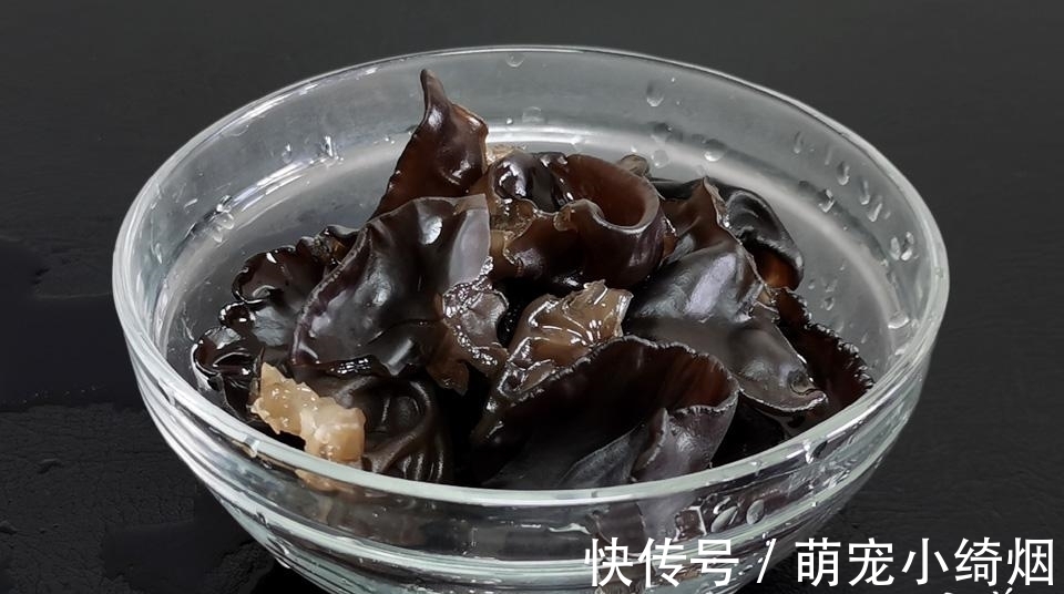 青辣椒|它有“素食之王”的美誉,鲜嫩爽滑,营养又美味,热量低,还养人