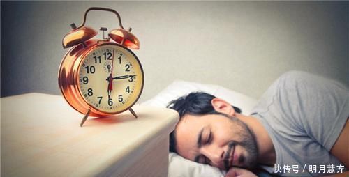 男性开始步入衰老时,身体两处地方会缩小,你就要注意自身健康了