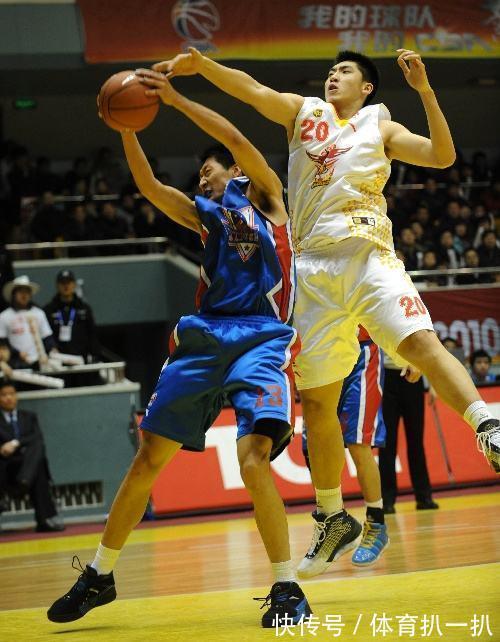 李春江|CBA土豪球队轰然倒下,外援10中一,李春江巧妇难为无米之炊