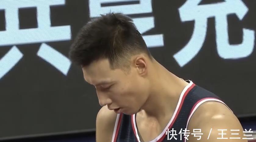 三少|广东单节惨败13分!胡明轩徐杰三分全丢,又被三少打爆,杜锋急了