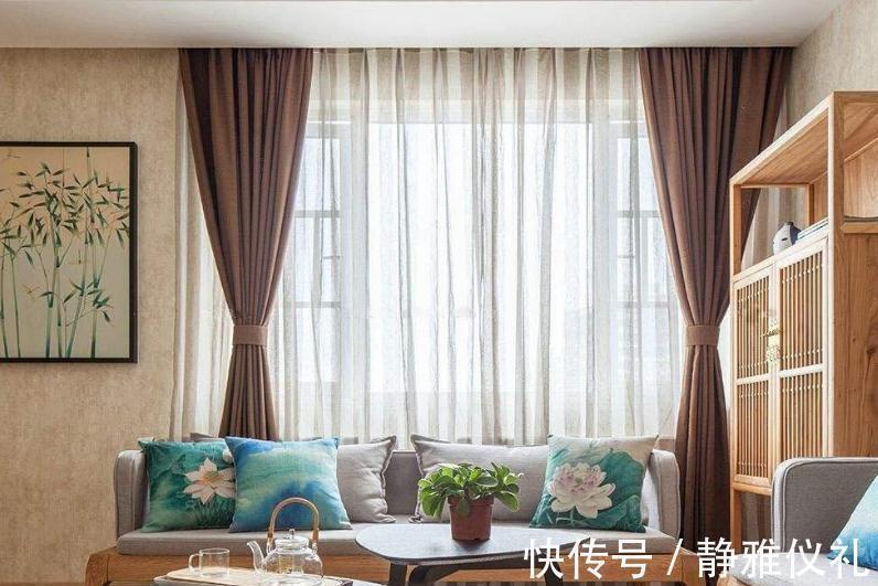 窗户|有钱人家里窗户不挂窗帘了,现在都流行用这种来取代,简单又实用