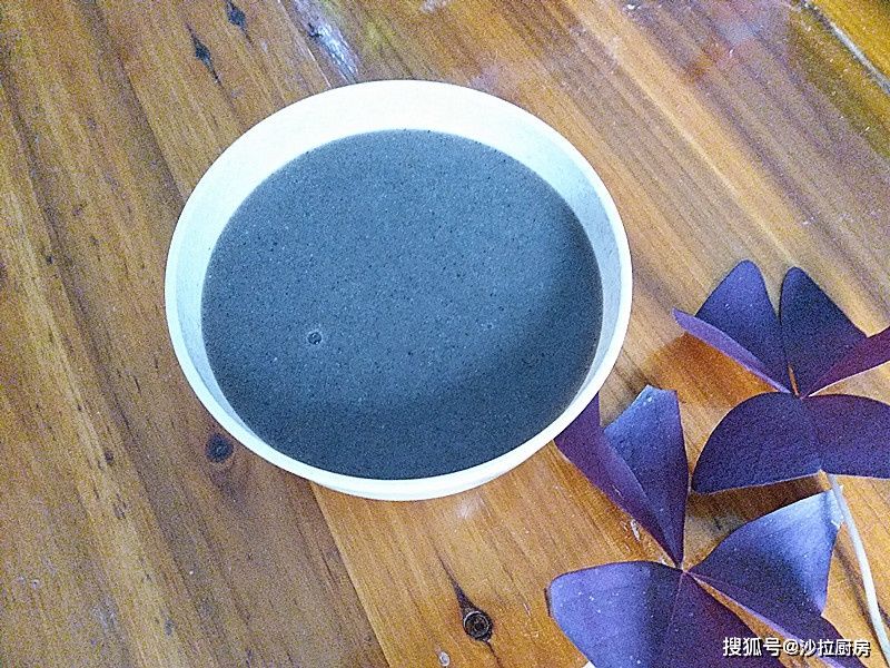 钙含量最高的不是牛奶，原来是它，钙含量是牛奶的8倍，家家都有