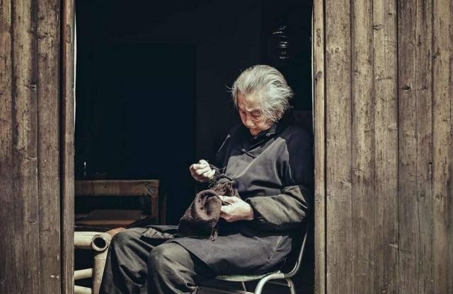 年轻人|老话说:“母在不庆生,父在不留须”,有道理吗?年轻人应该看看