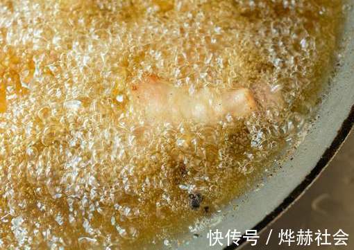 炸鸡|炸鸡腿，用淀粉还是面粉大厨透露技巧，炸出来皮脆肉嫩，太香了