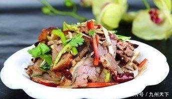 两道美味的凉拌菜香油鸡和凉拌牛肉 即是下酒菜又是开胃菜