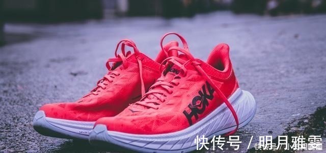 碳板 只有中底,没有大底的跑鞋,你想不到这双Hoka有多耐磨