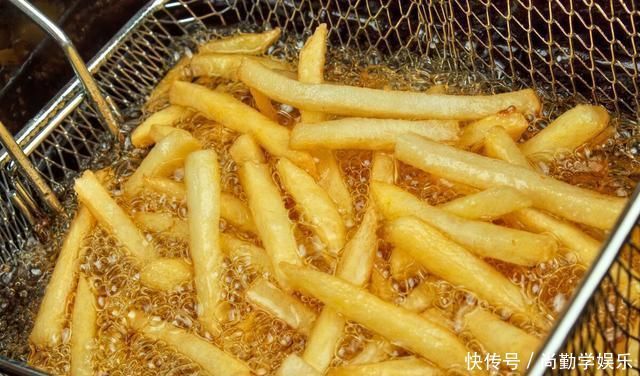 忠告“死死看住”孩子的嘴,3类食物要少吃,易积食、不长高