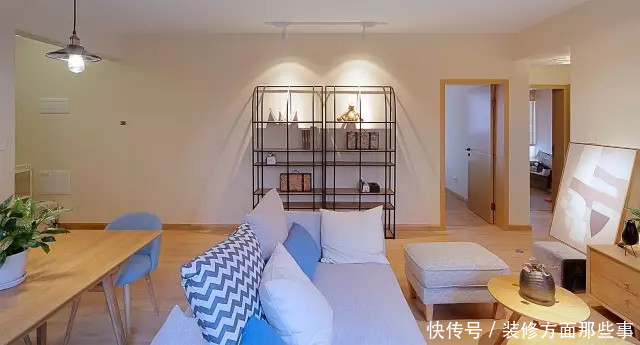 北欧风|85平北欧风二居室客厅落地窗采光好,显得十分舒适