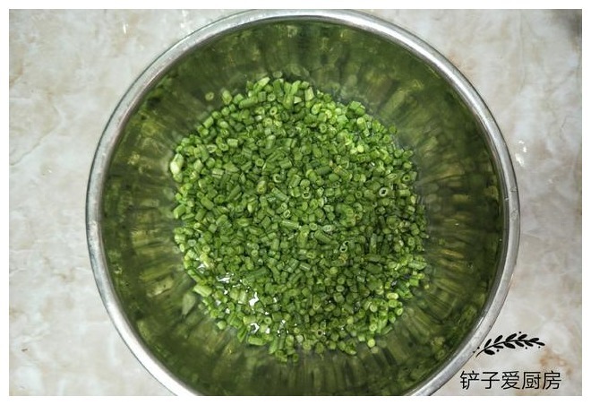 秋天蒸包子，就爱吃这馅，再贵也要买，比韭菜芹菜都香，太好吃了