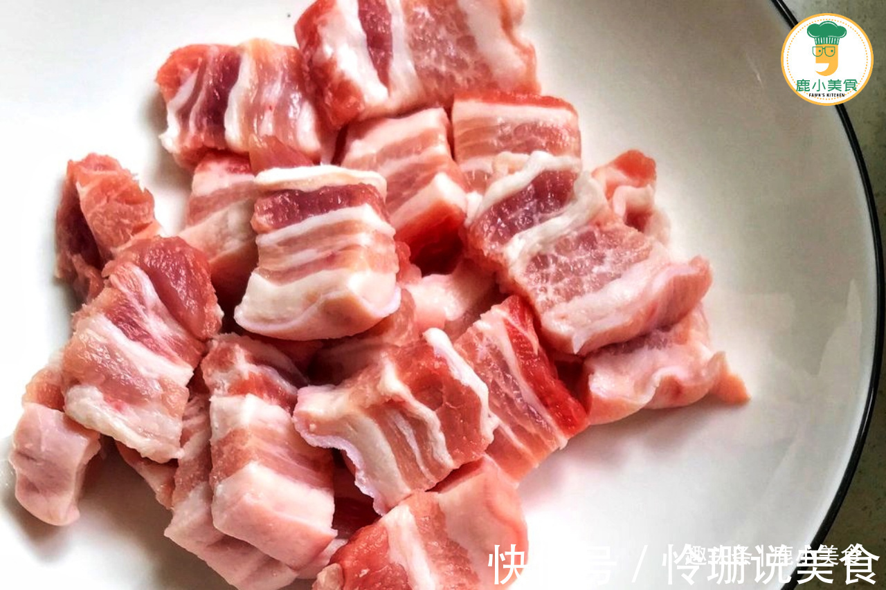 红烧肉柴硬难嚼，原因是五花肉焯水了！掌握3个要点，酥软甘香