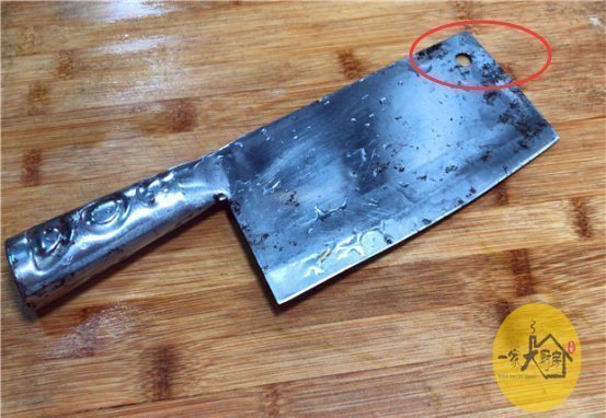 才发现，菜刀上圆孔有个厉害用法，现在知道还不晚，太多人收藏了