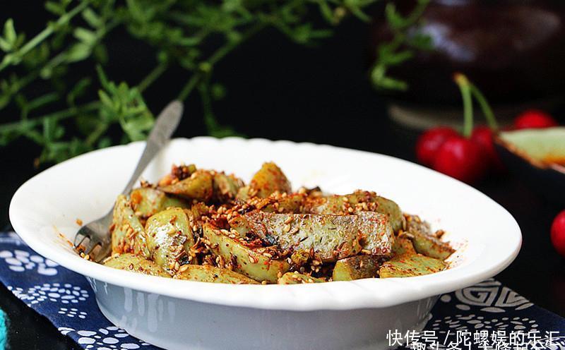 几个鸡蛋一勺碱,教你做东北街头特色小吃——孜然实蛋