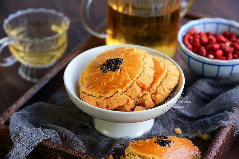 4款酥饼,一捏就碎,入口即化,揉好面团就能做,看看就会