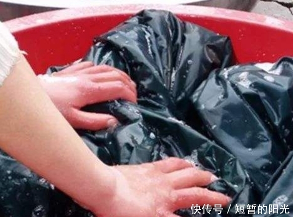 清洗羽绒服有窍门，教你4种清洗羽绒服的小妙招，省时省力还干净