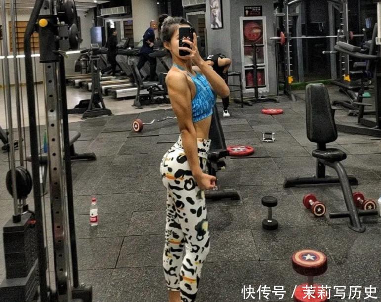 小姑娘|00后健身女孩超给力,体脂率21%,身材怎么练出来的?