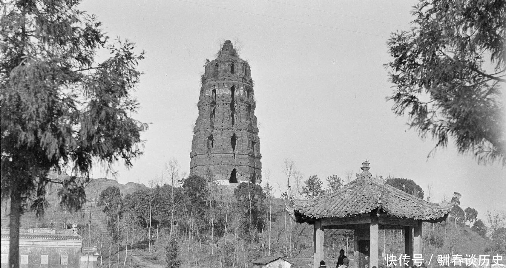 雷峰塔|雷峰塔遭倭寇火烧都没倒掉,却倒在无数老百姓盗挖塔砖上