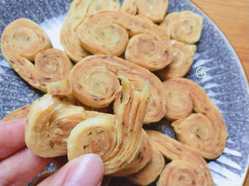 这才是面粉最解馋做法,不烤不炸,简单一做,咸香酥脆,孩子爱吃