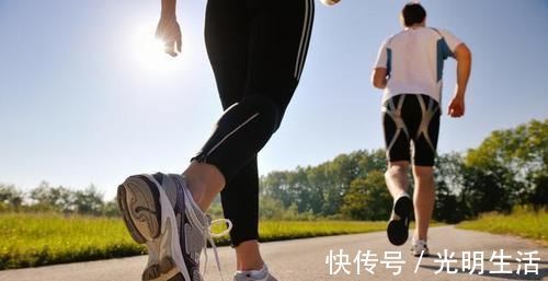 失眠|失眠反反复复？不妨常吃3种食物，能催人入眠，比吃药更管用