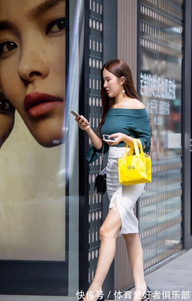 搭配 瑜伽裤也太时髦了吧,配个拖鞋就能凹出大牌感,难怪超模都爱穿!