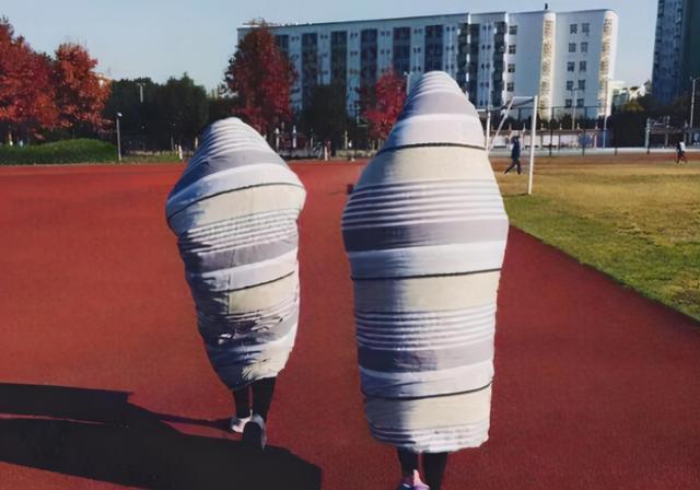 晒被子|大学生“晒被子”方式火了,花样百出创意不断,让人看了忍俊不禁