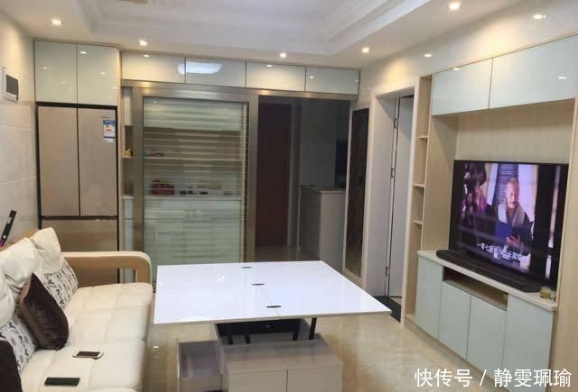 很实用|61平的小户型，老公在客厅打了好多柜子，入住后才知道很实用