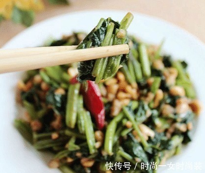 吃起来|最近我家迷上了这道菜,比韭菜都要鲜,吃起来香甜脆嫩,堪称美味