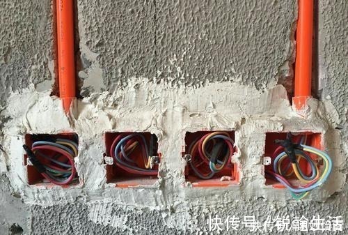插座|师傅不是浪费!电线绕几圈再接开关,很多人殊不知这样做用处大!